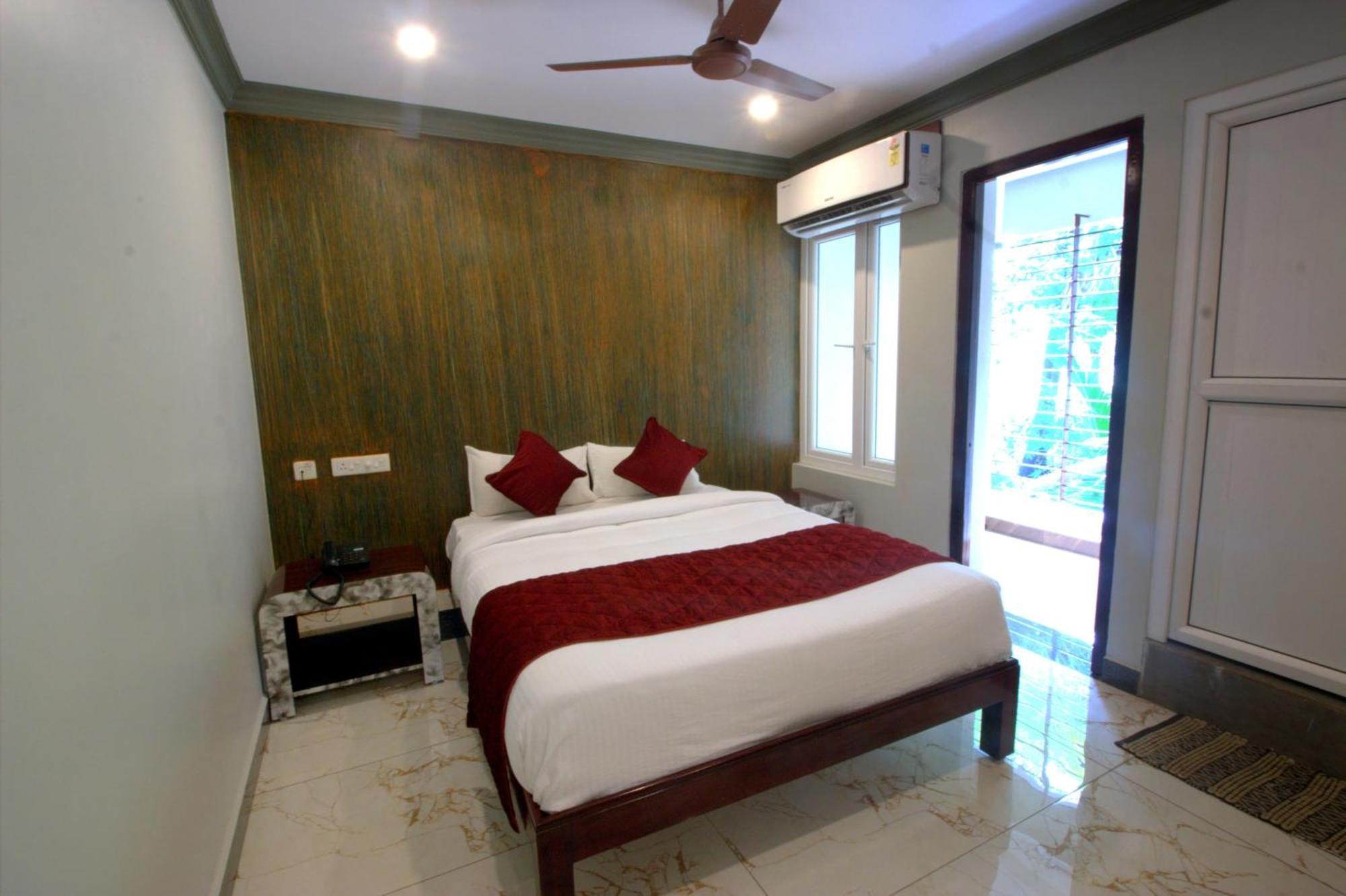Serenity Sands Beach Resort Pondicherry Exterior foto