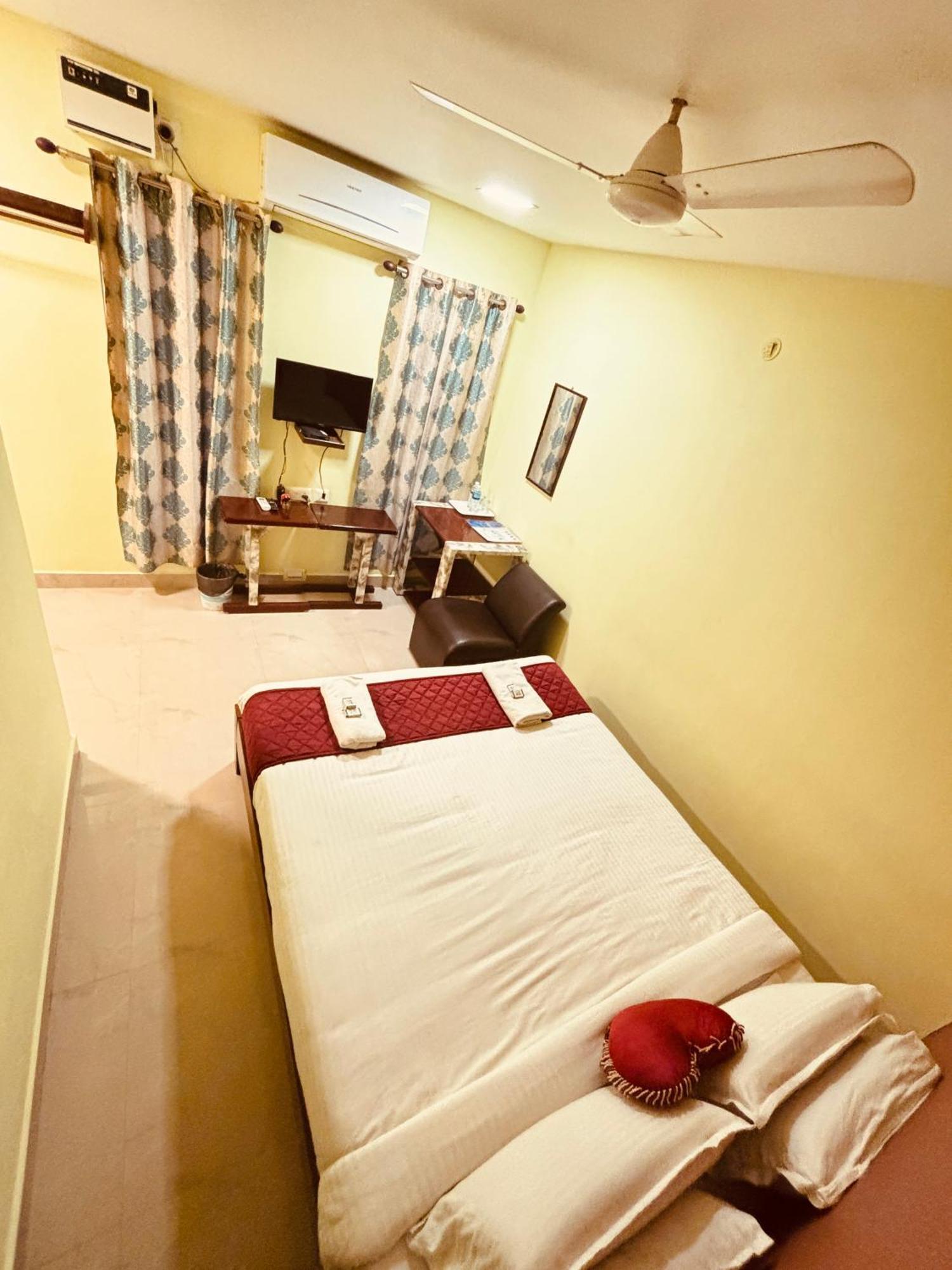 Serenity Sands Beach Resort Pondicherry Exterior foto